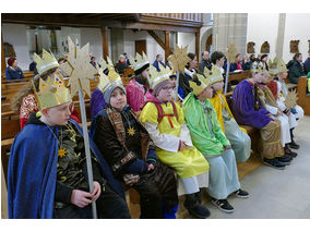 Aussendung der Sternsinger in Naumburg (Foto: Karl-Franz Thiede)